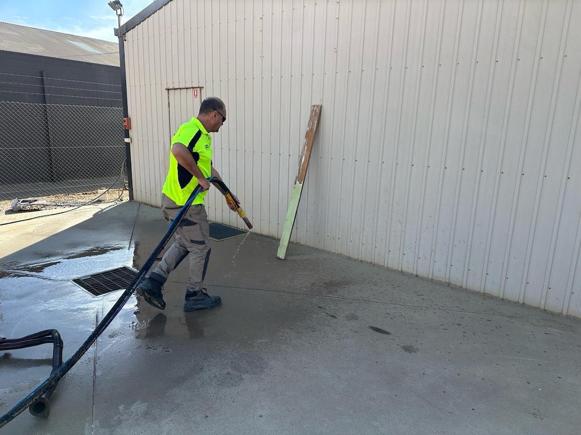 Gallery image 1 - /SA Regional Line Marking/Dustless Blasting/dustless_blasting_5108.jpeg